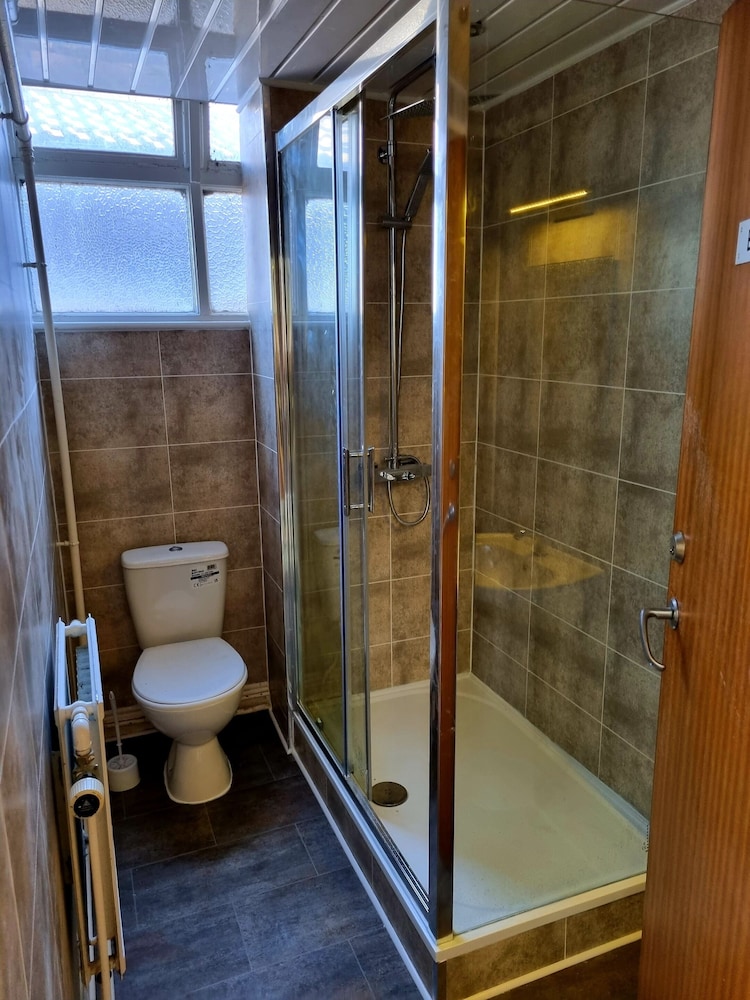 BASIC, SINGLE, SHARED BATHROOM