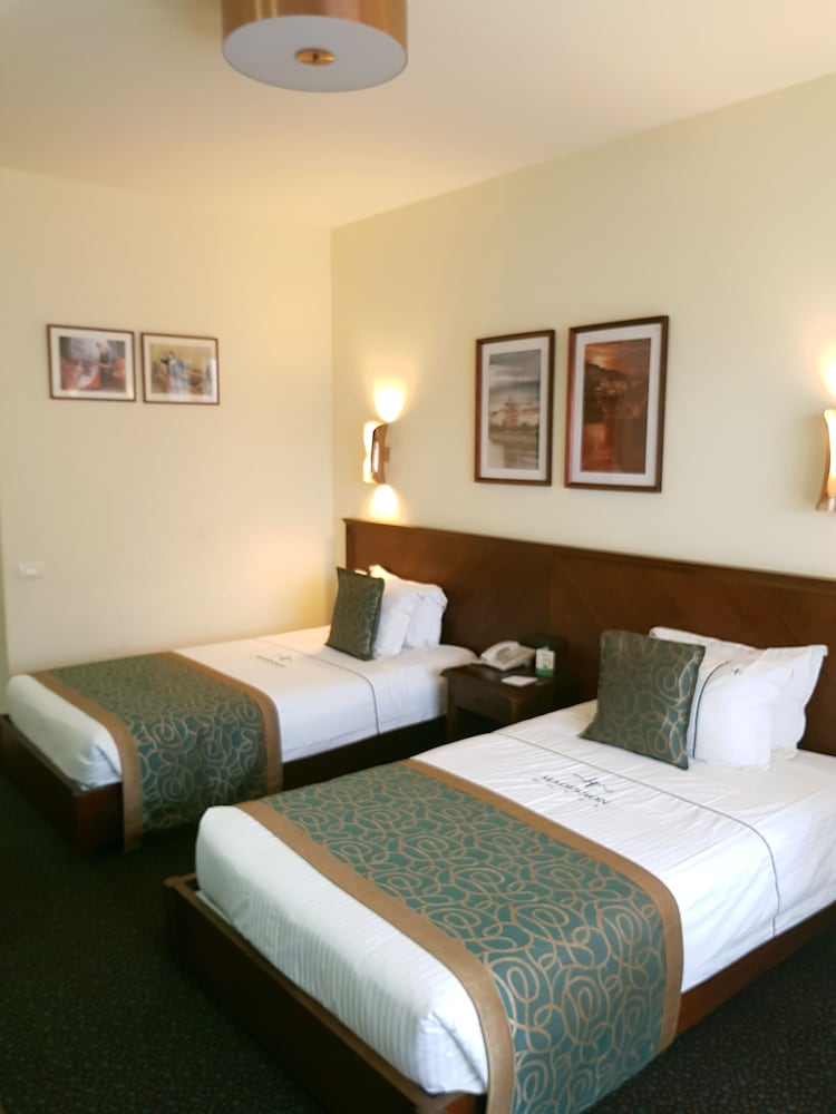 Madisson Hotel 20/60