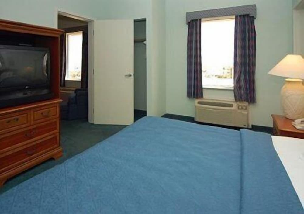 Cocoa Beach Suites 16/33