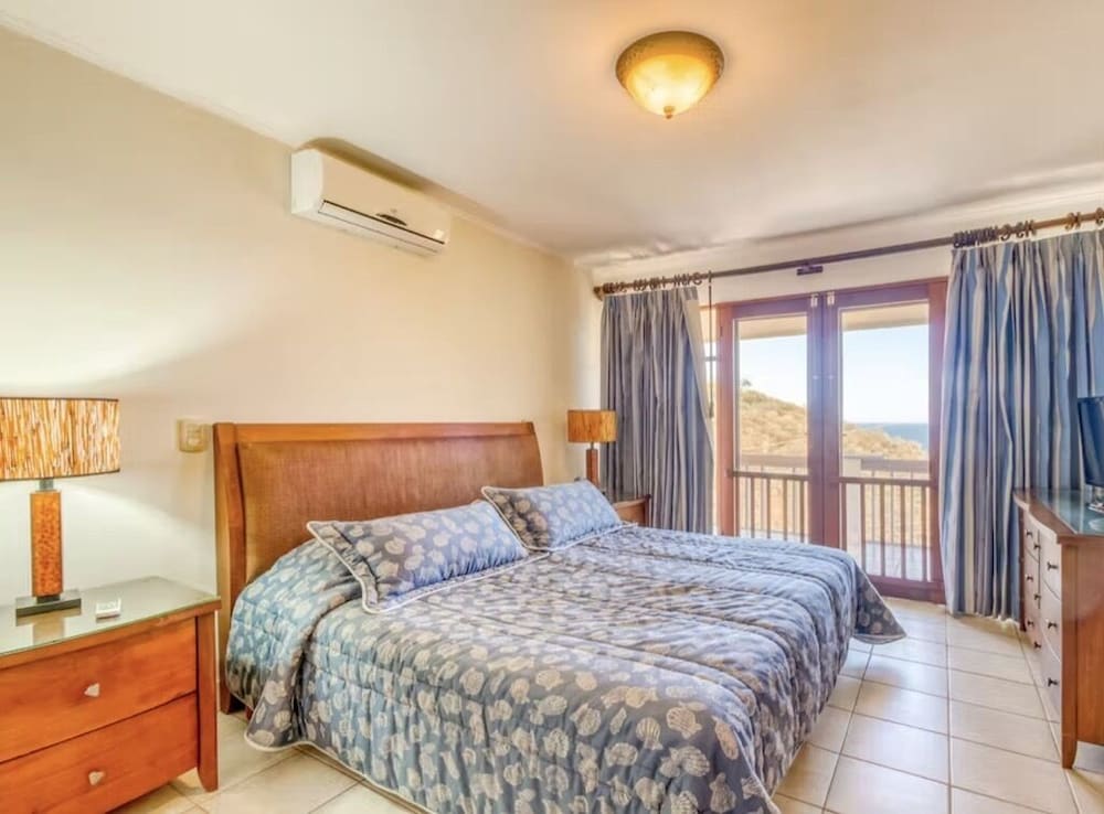 Bahia Pez Vela Resort 12/50