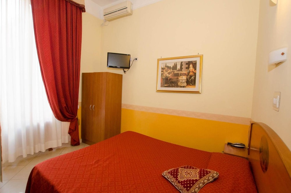 Hotel Cherubini 4/23