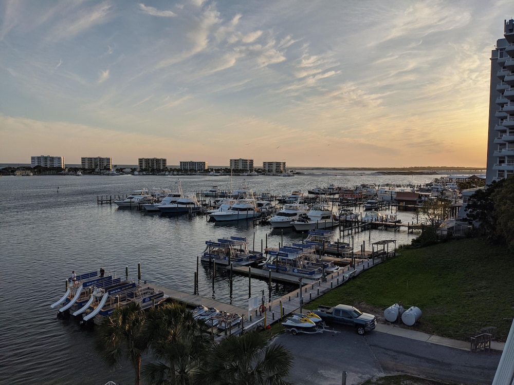Inn on Destin Harbor, an Ascend Collection Hotel 55/59