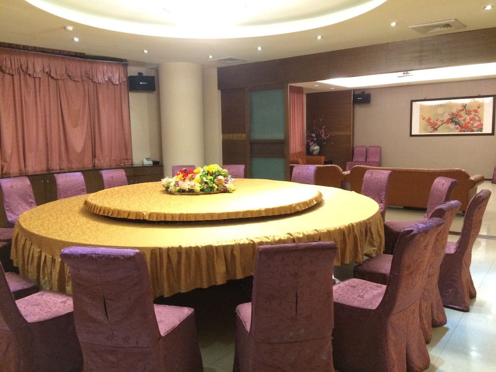 Chientan Youth Hotel 27/42