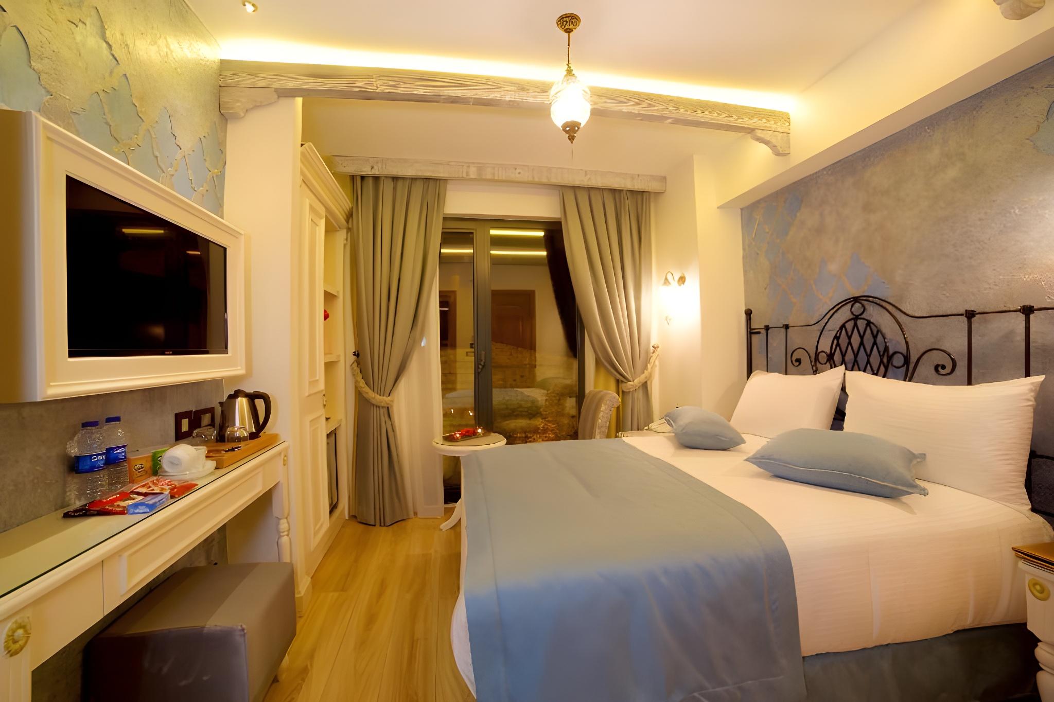 Deluxe, Quadruple, Single Bed