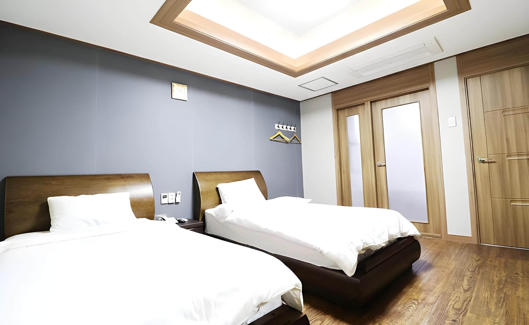 Chungju Grand Hotel 10/36