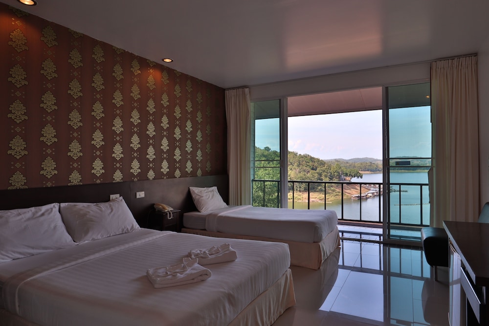 Superior, 1 Double and 1 Single Bed, Hill Side