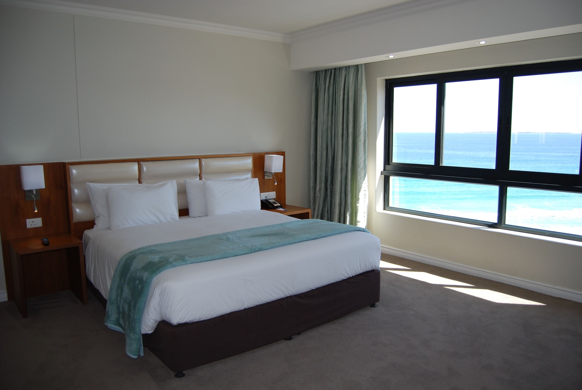 King Bed, Sea View