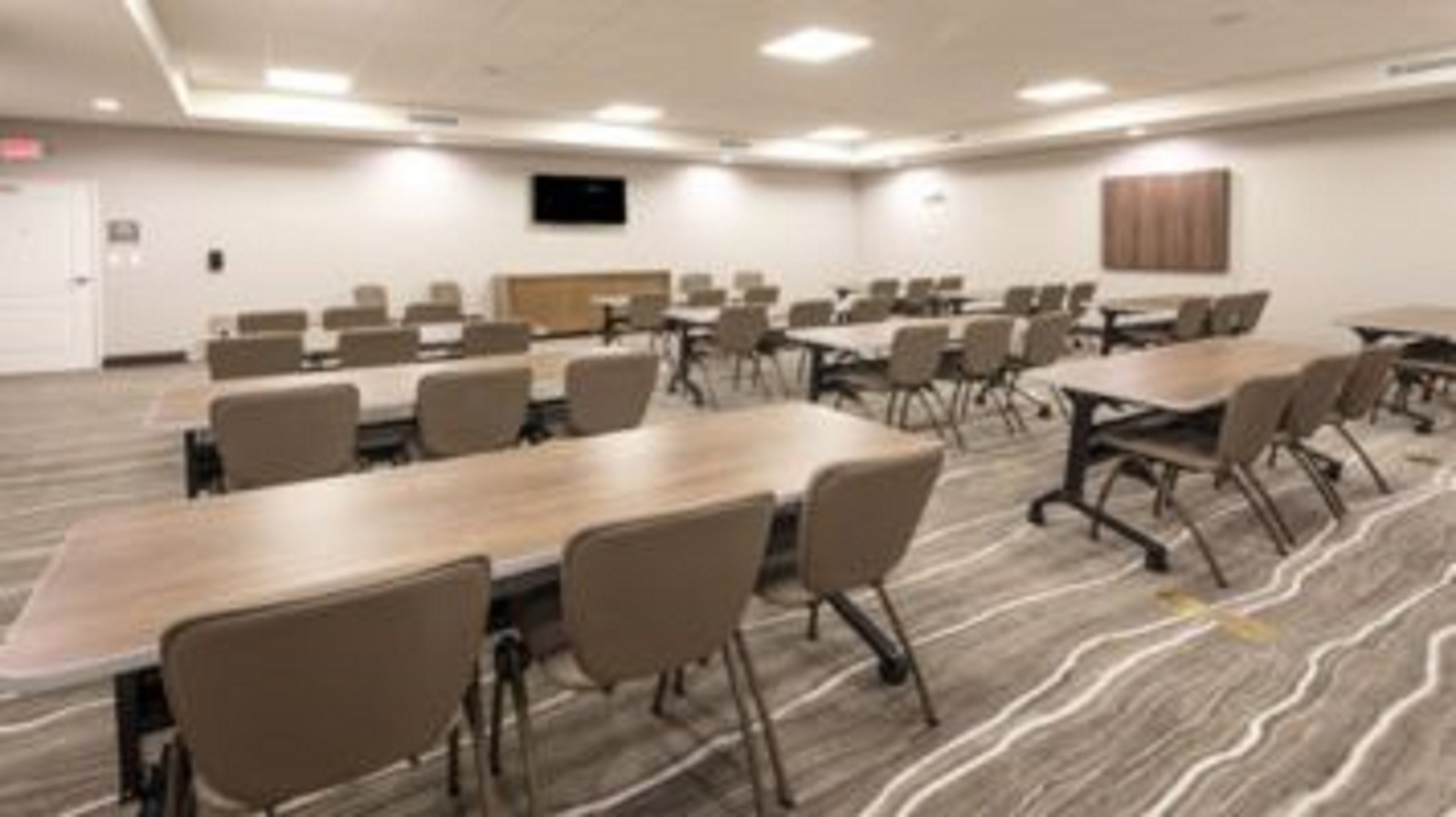 STAYBRIDGE SUITES DEARBORN MI 20/24