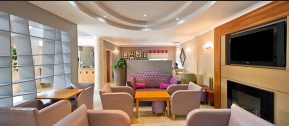 Wilton Hotel Bray 46/69