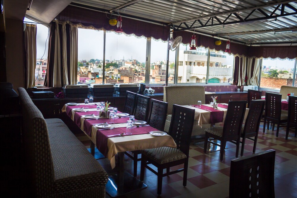 Zo Rooms Assi Ghat Shivala Market 37/49