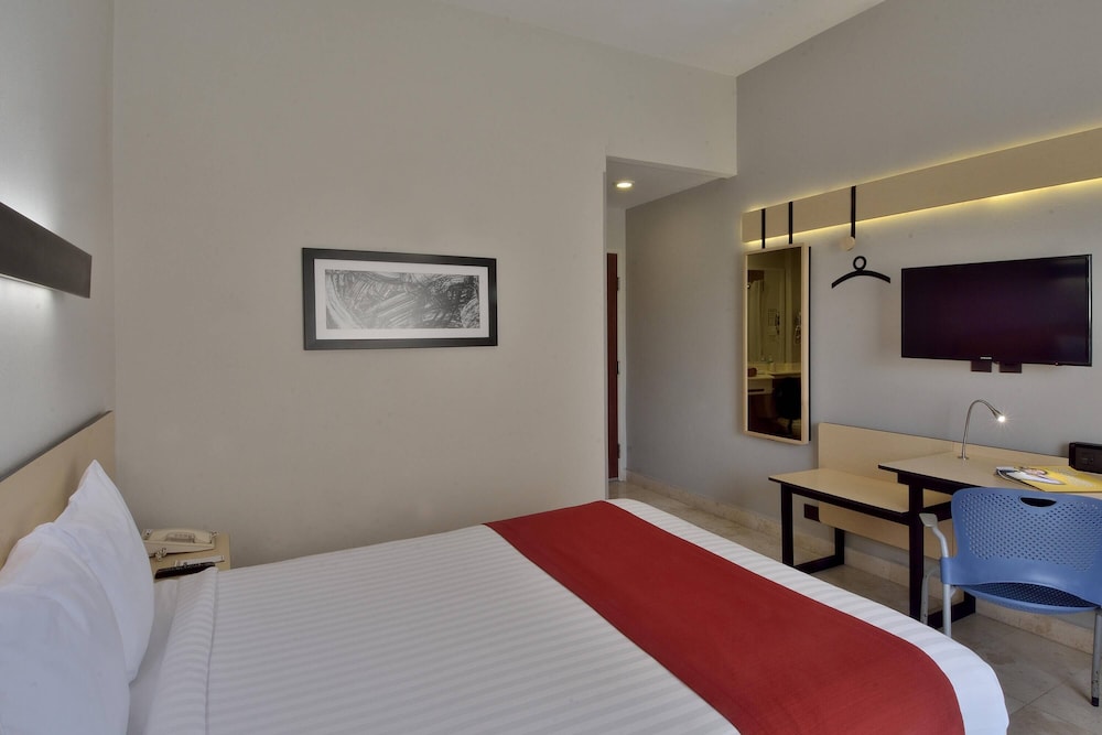 City Express by Marriott Cancun 24/68