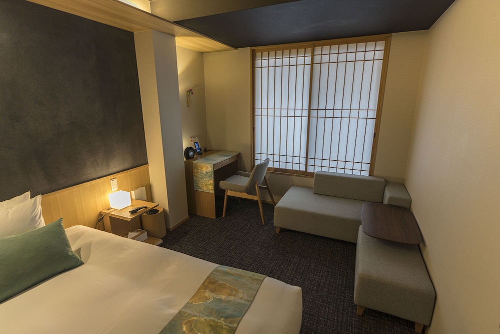 PREMIUM, KING BED