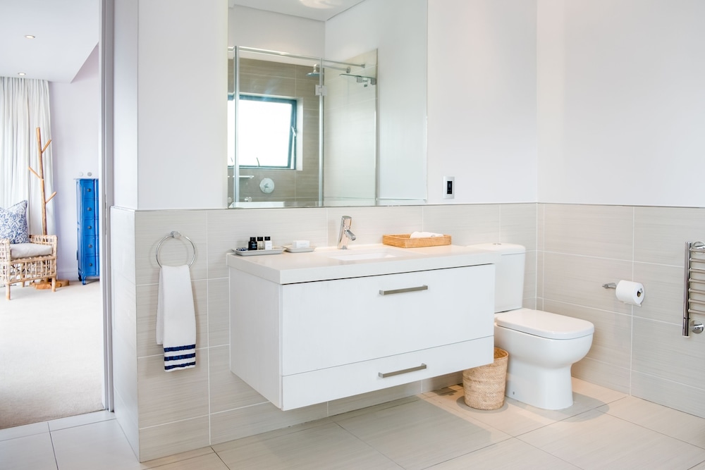 Le Paradis Penthouse Apartment 33/37