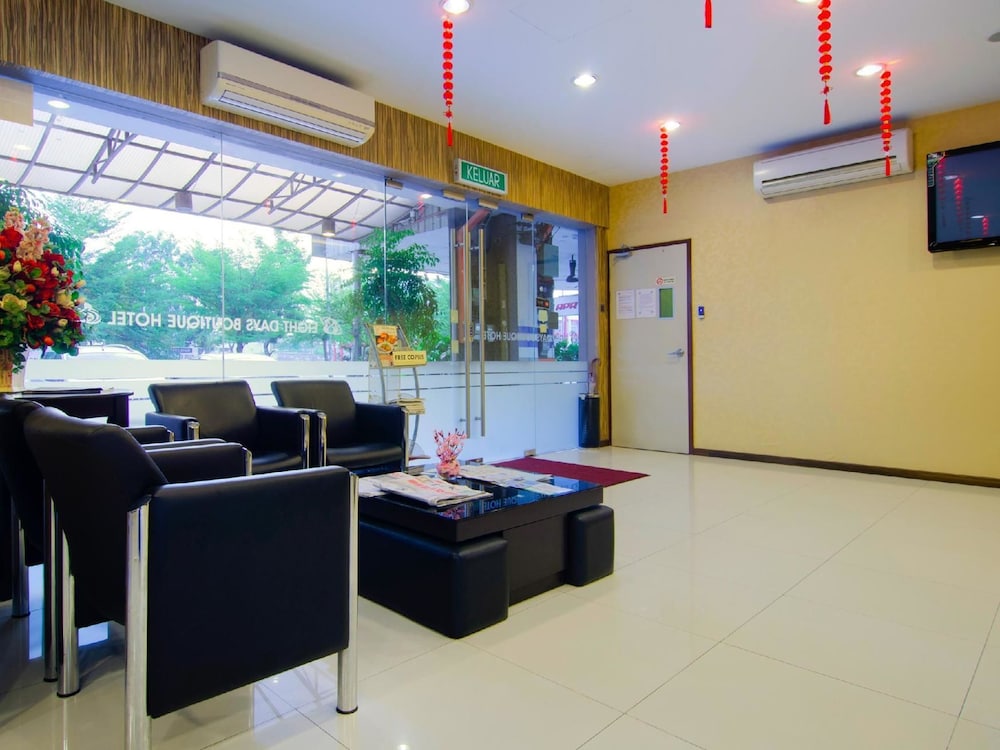 8 Days Boutique Hotel Mount Austin 42/57