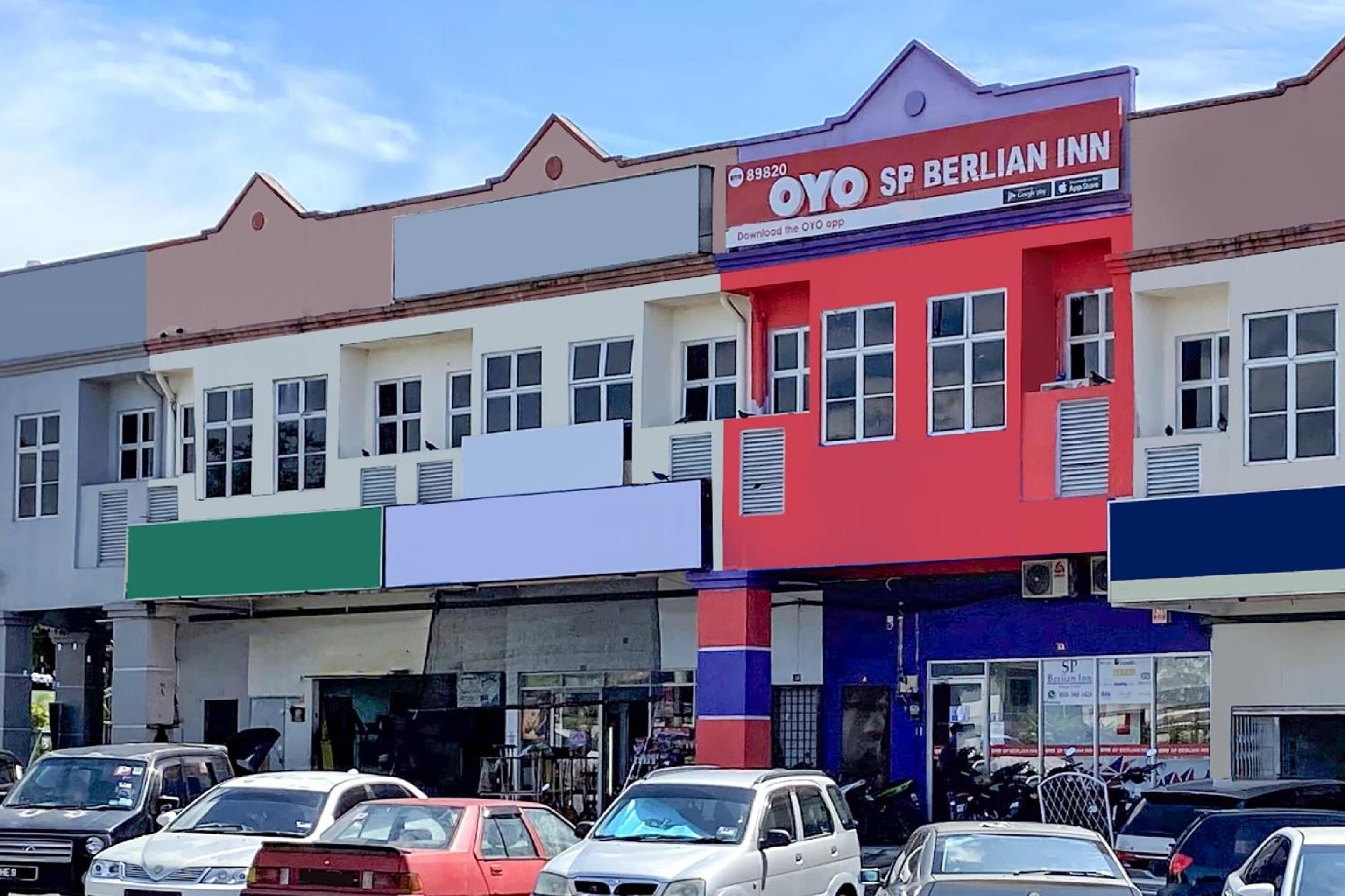OYO 89820 Sp Berlian Inn 2/21