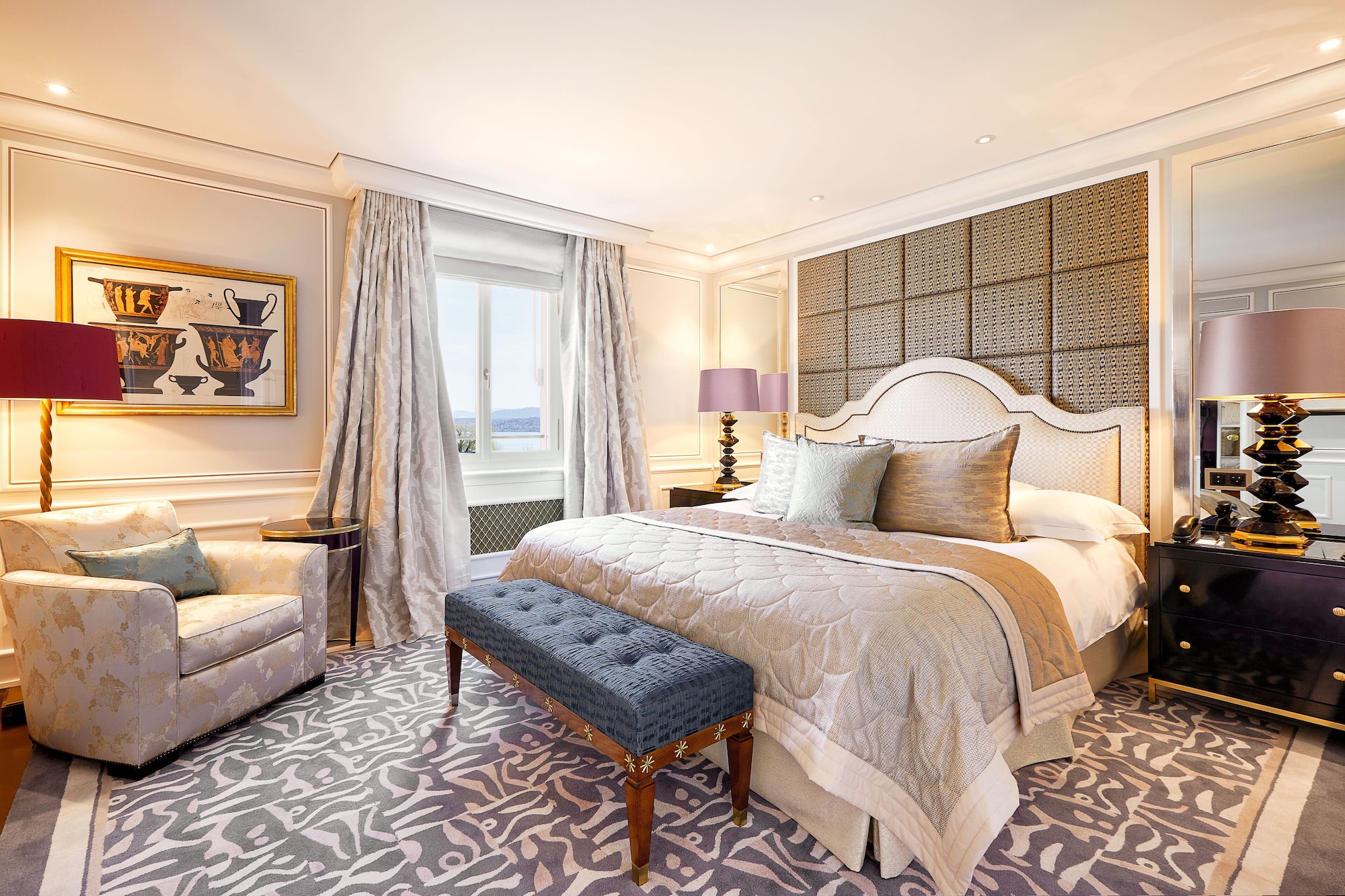 Suite, King Bed, Lake Side