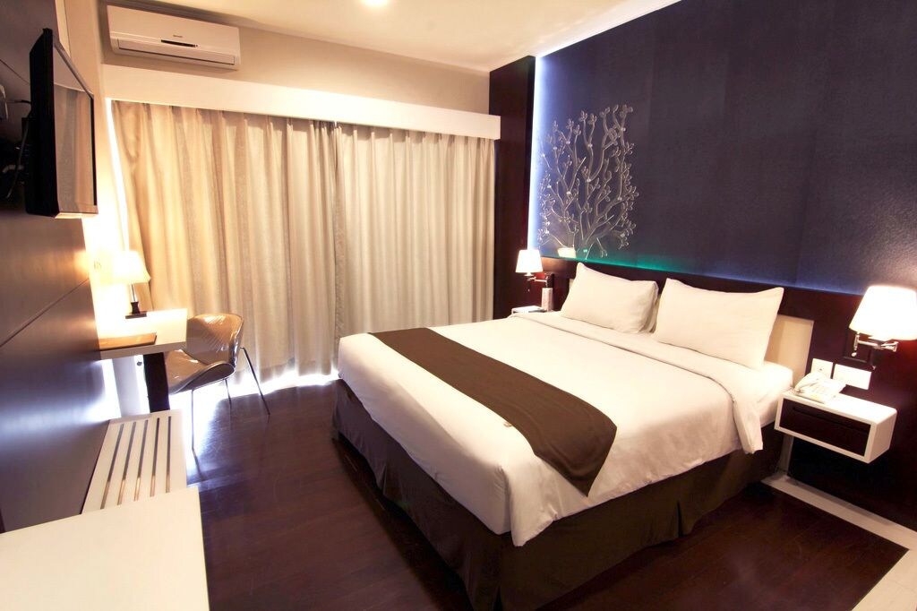 SUPERIOR, KING BED