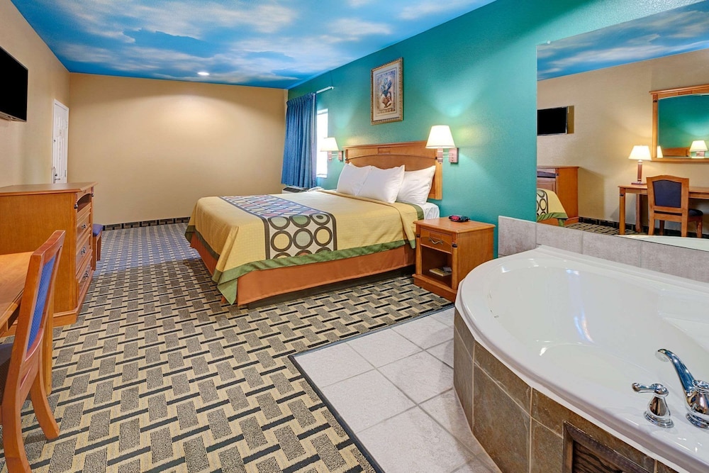 Sapphire Inn & Suites- Deer Park 7/36