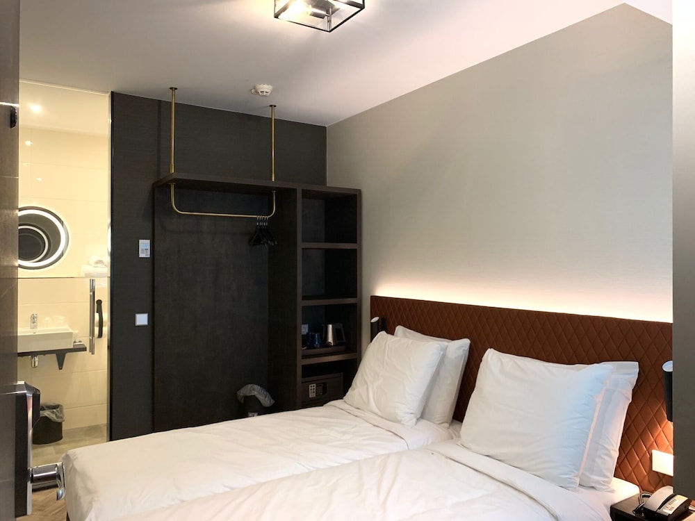 Hotel New Kit 30/59