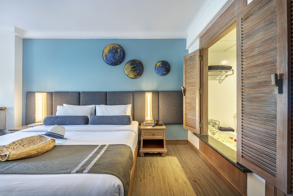 Cha-da Thai Village Resort 42/72