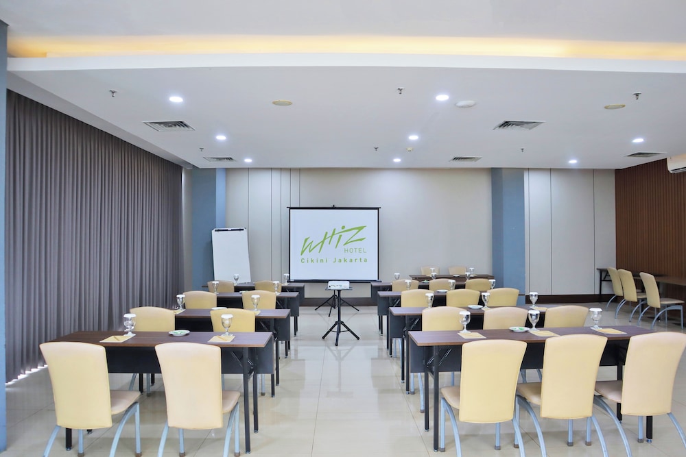 Whiz Hotel Cikini 58/62