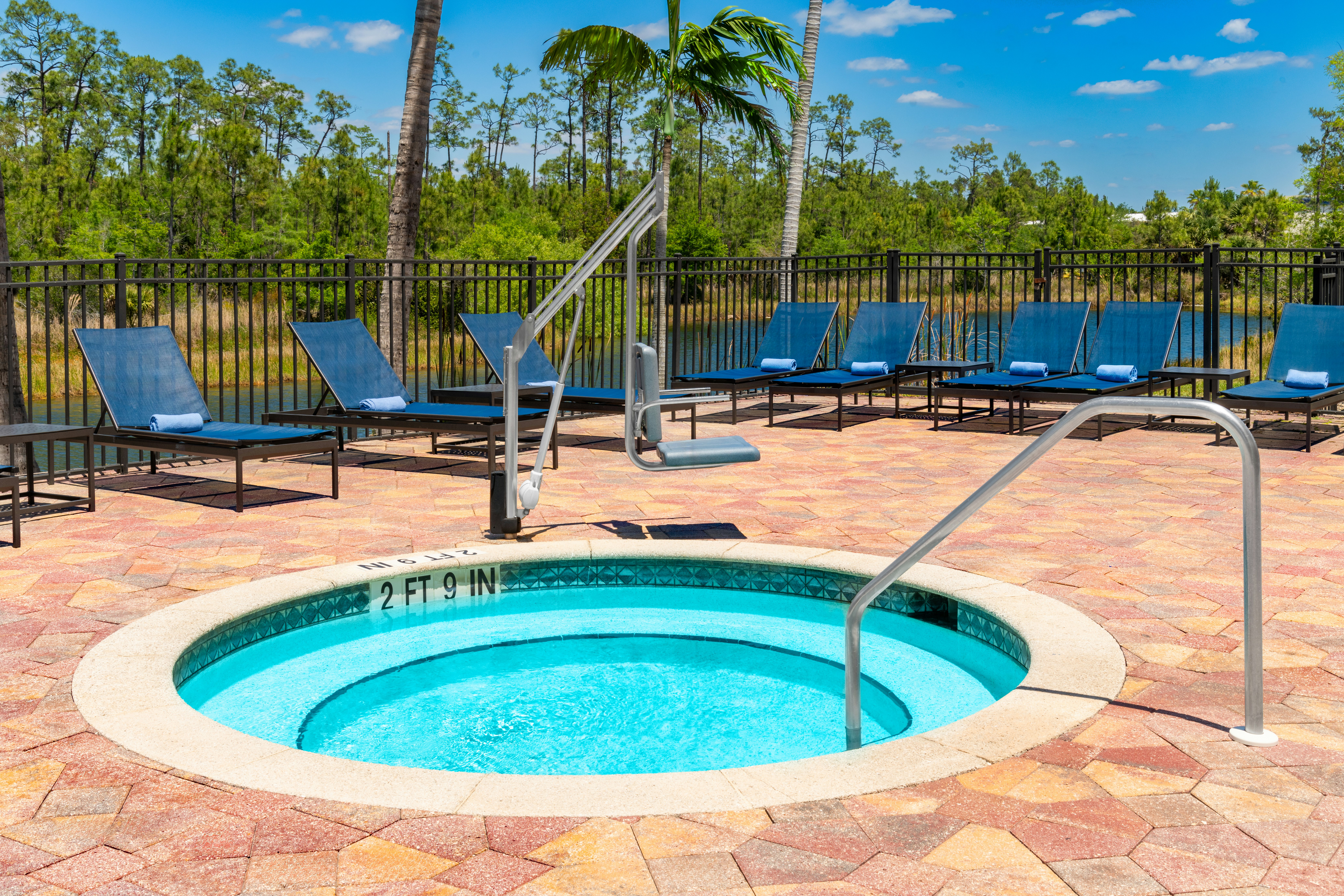 Embassy Suites by Hilton Fort Myers Estero 33/34