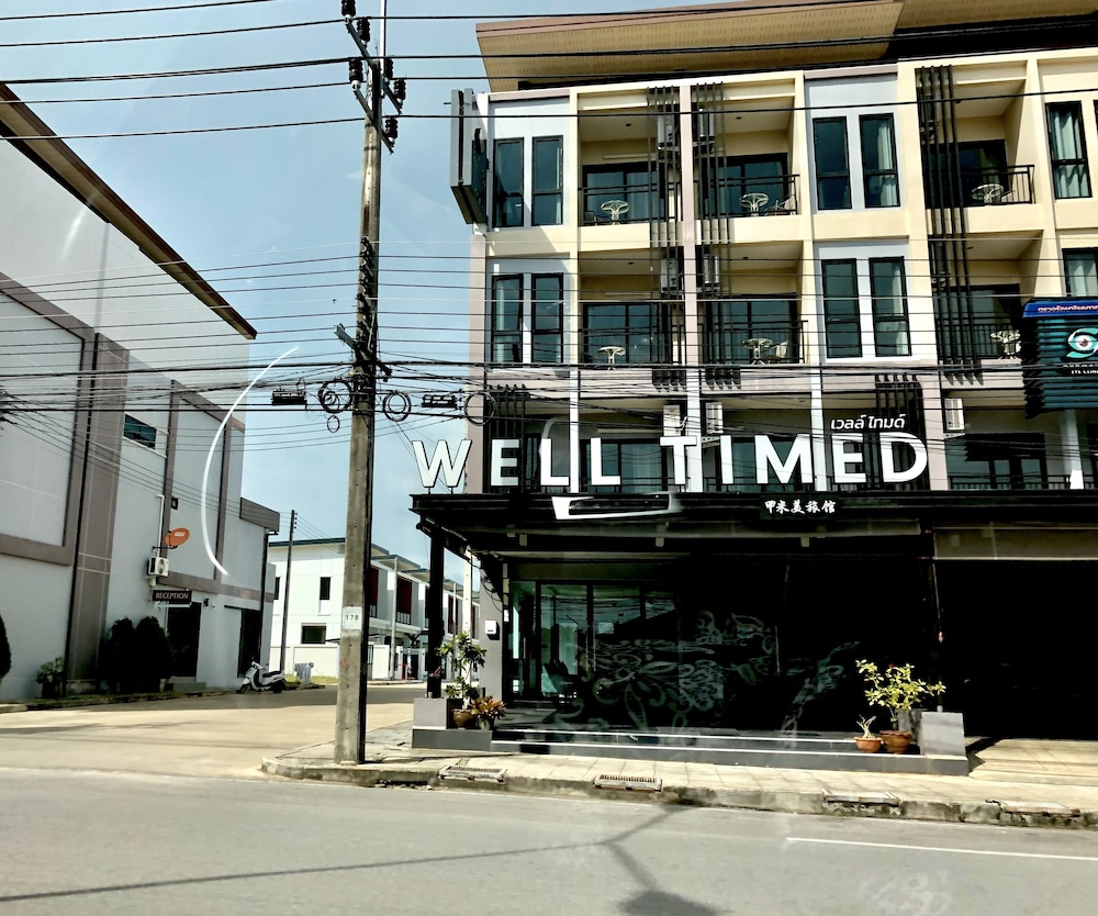 Well Timed Hotel 5/41