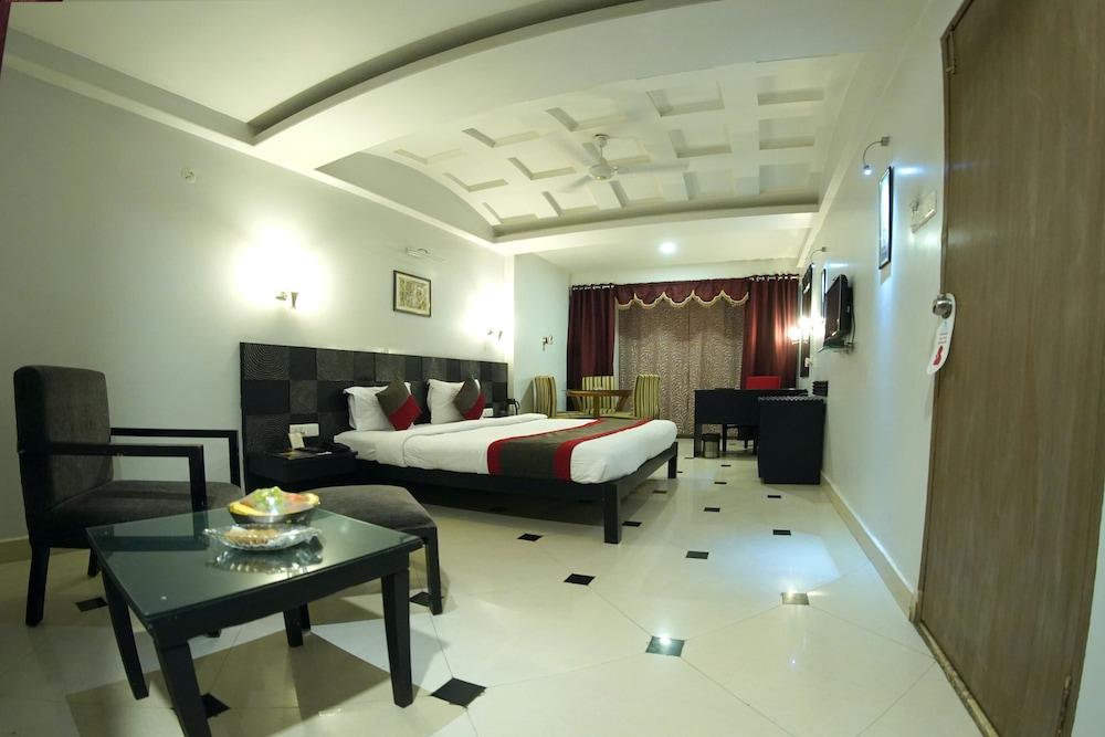 Hotel Venkatesh International 11/20