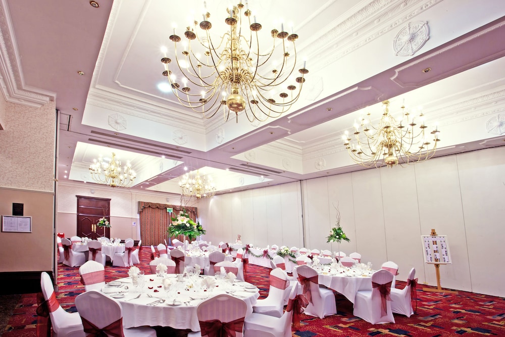 Royal Court Hotel Coventry 37/61