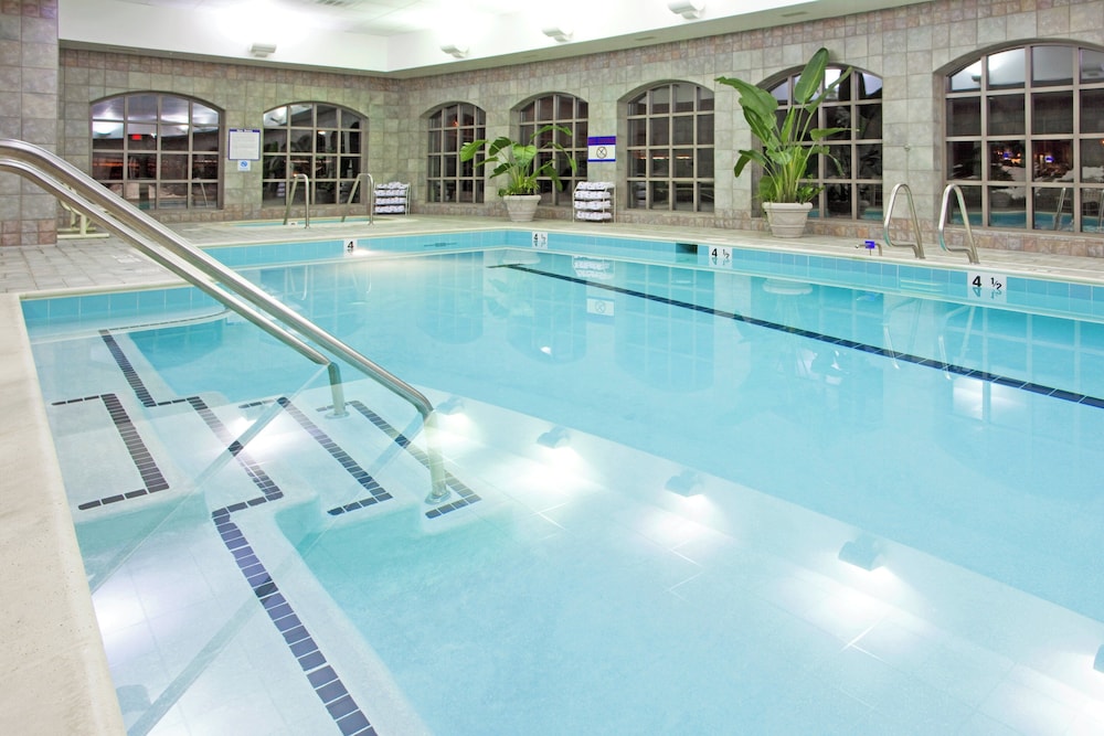 Holiday Inn Express & Suites Hagerstown 46/67