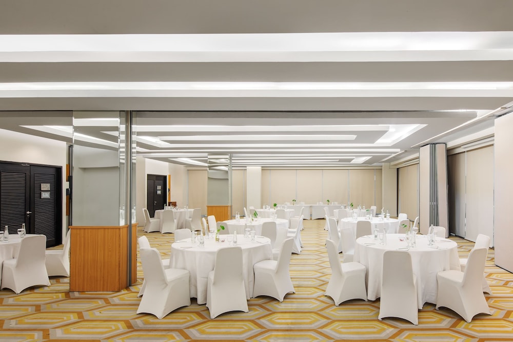 Hotel Santika Bsd City 26/30