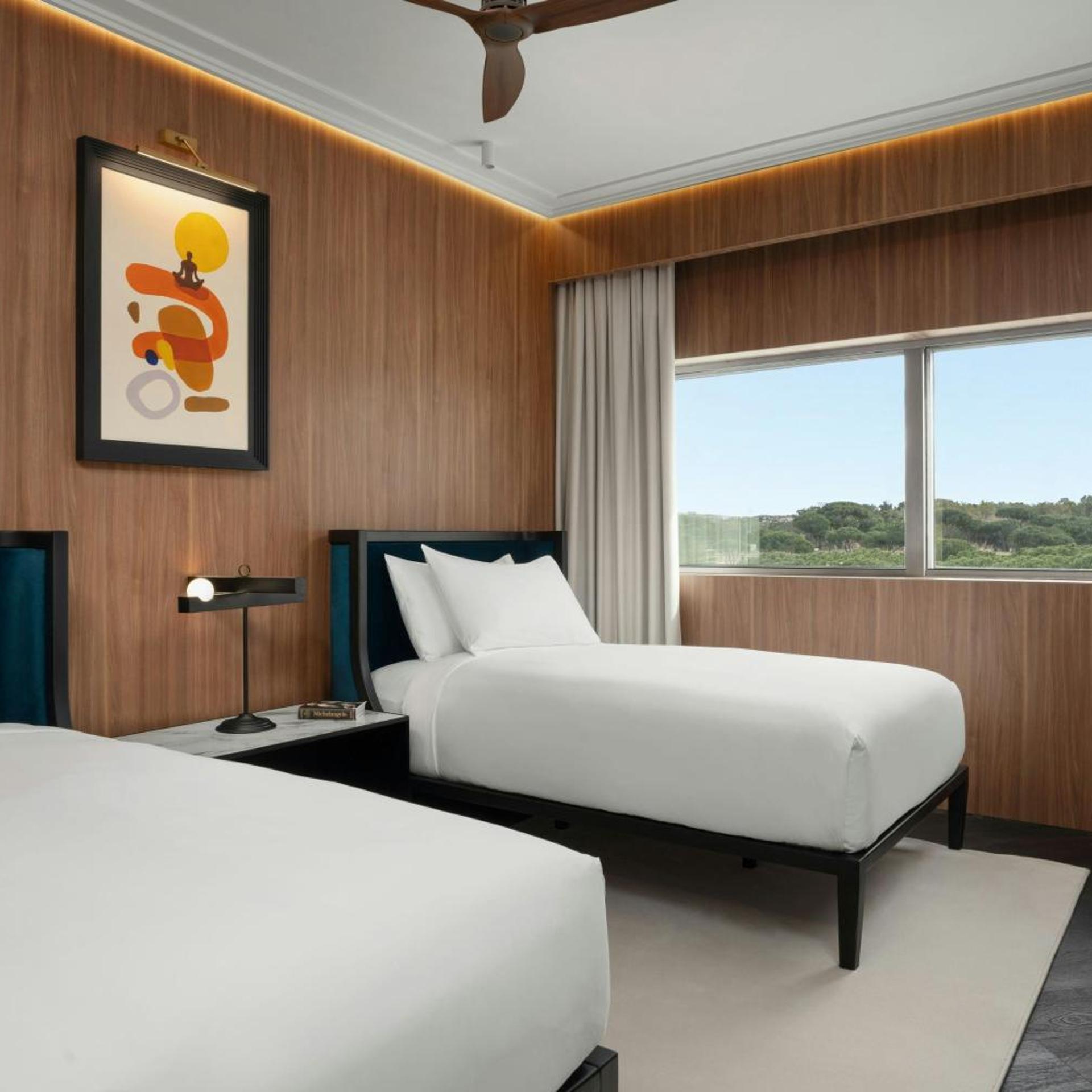 Arc, Twin Beds