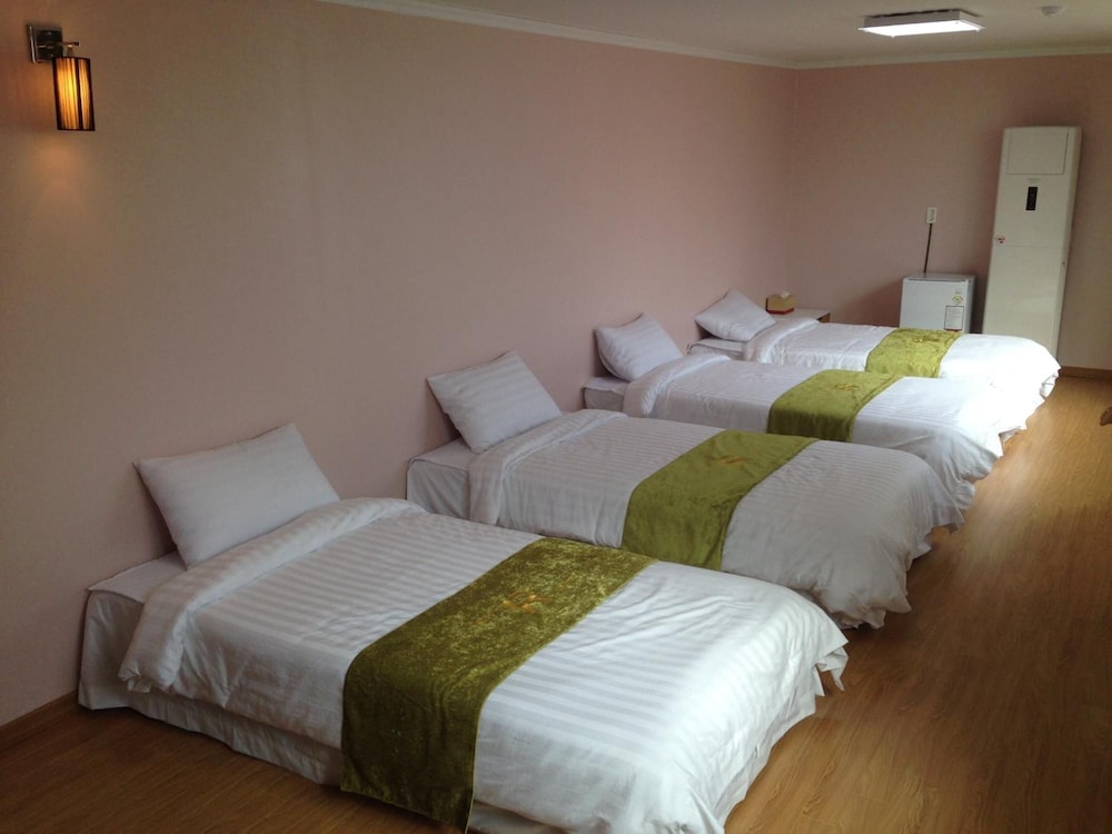 Jeju R Hotel Guest House Hostel 22/60