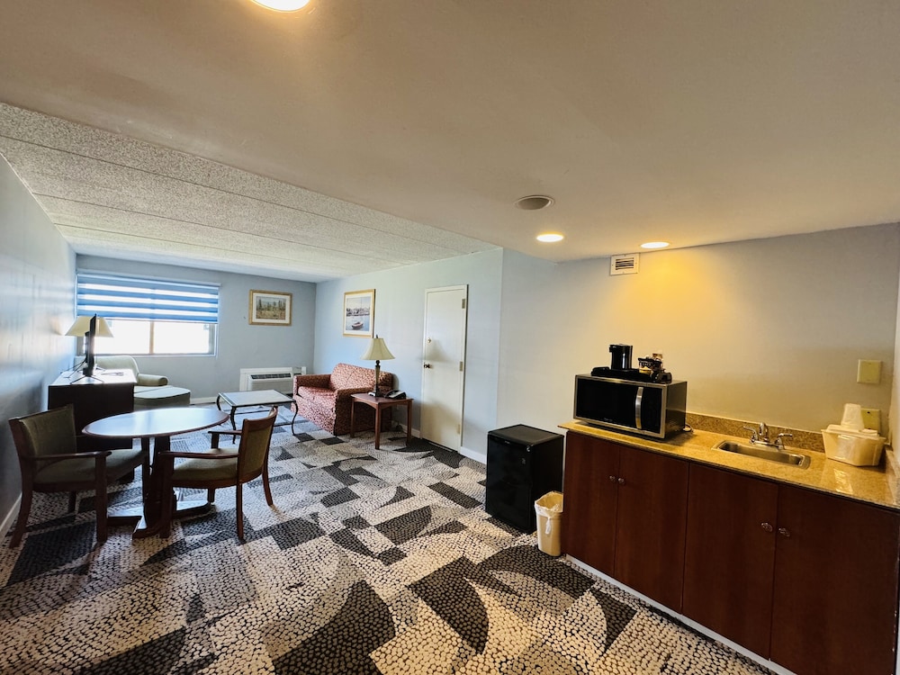 Mystic River Hotel & Suites 31/50