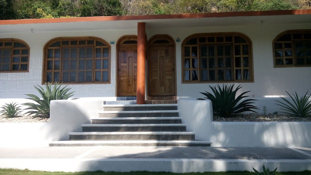 Hotel &amp; Club Campestre Altos Paraiso 1/50