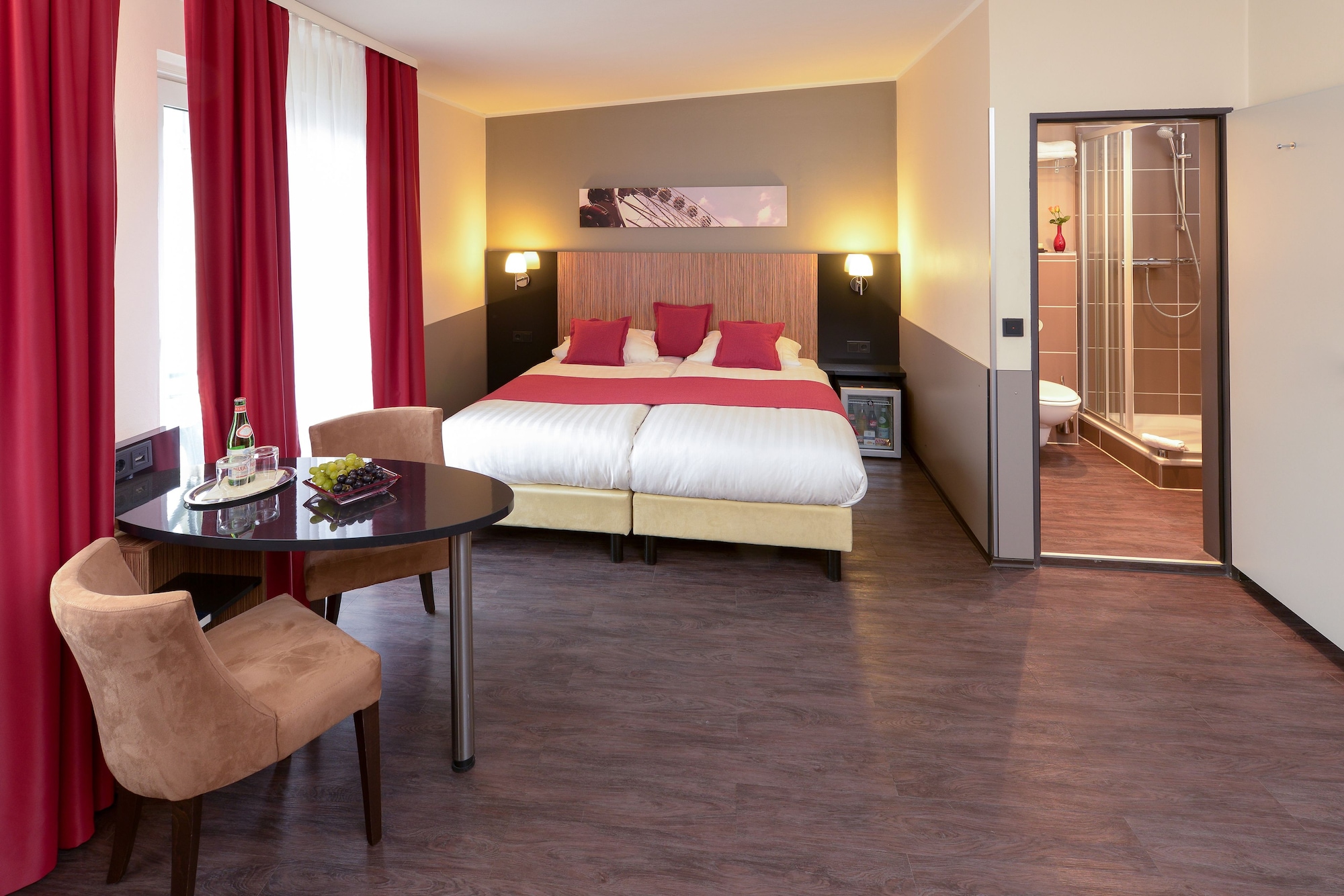 ROOM, TRIPLE