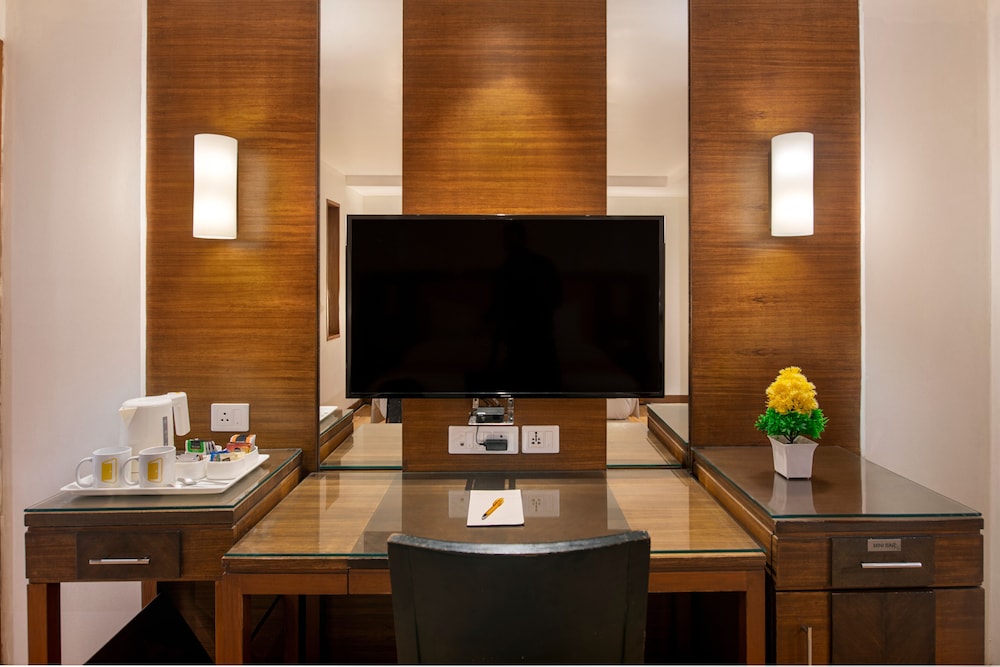 BloomSuites Ahmedabad 31/37