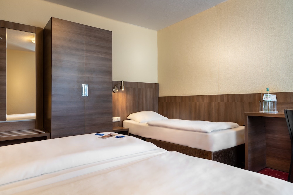 Hotel Leonet 18/71