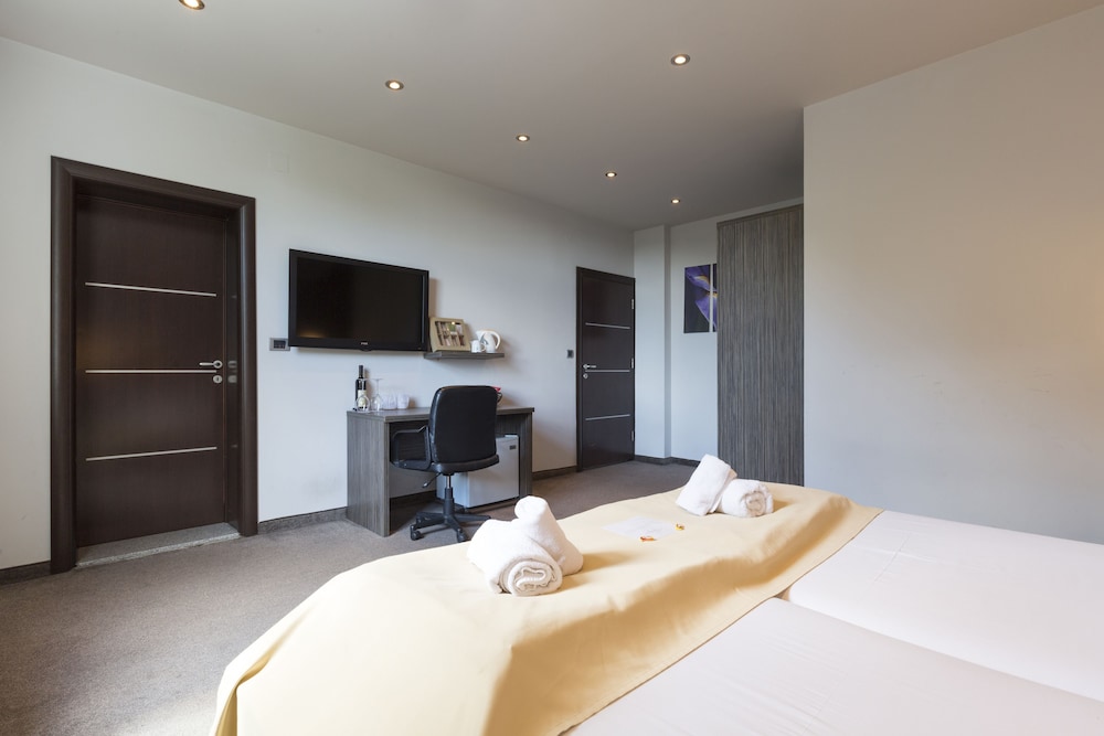 Villa Mystique Hotel 40/57