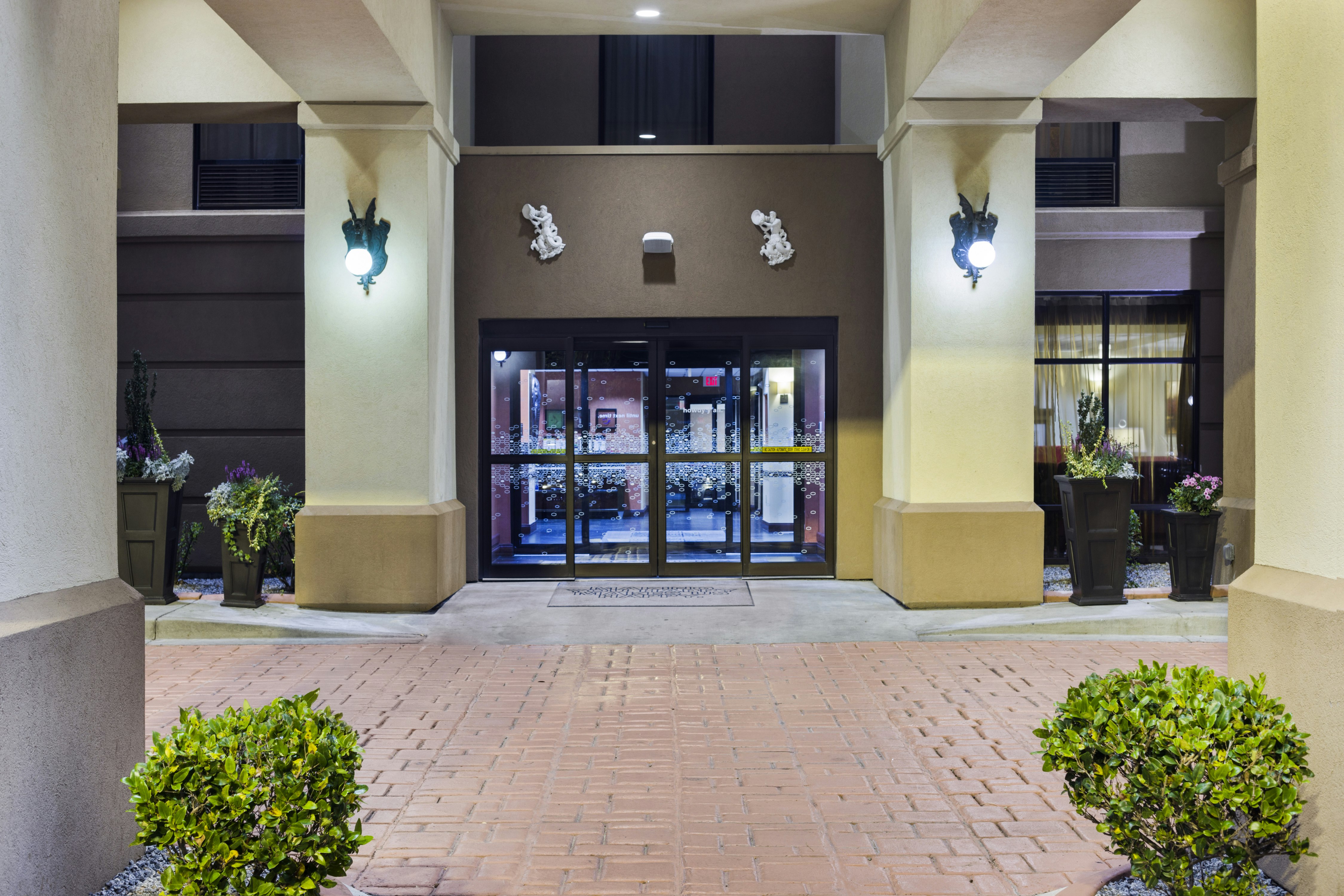 Hampton Inn Hinesville 2/41