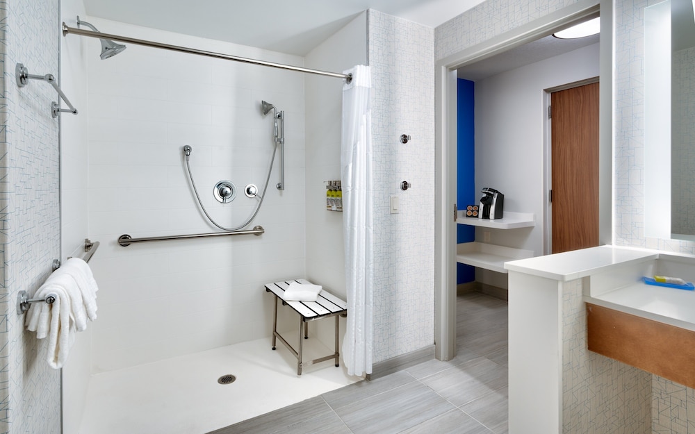 Holiday Inn Express Suites Gainesville I 75 30/68
