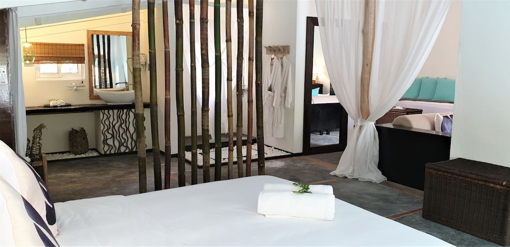 Bliss Praslin Seychelles 67/68