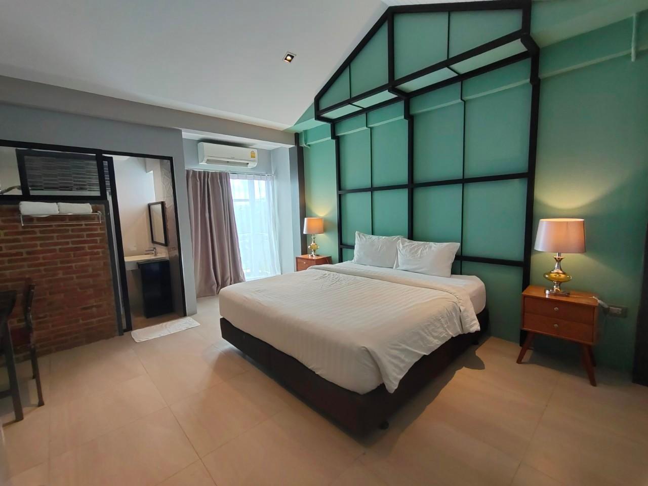 Standard, King Bed