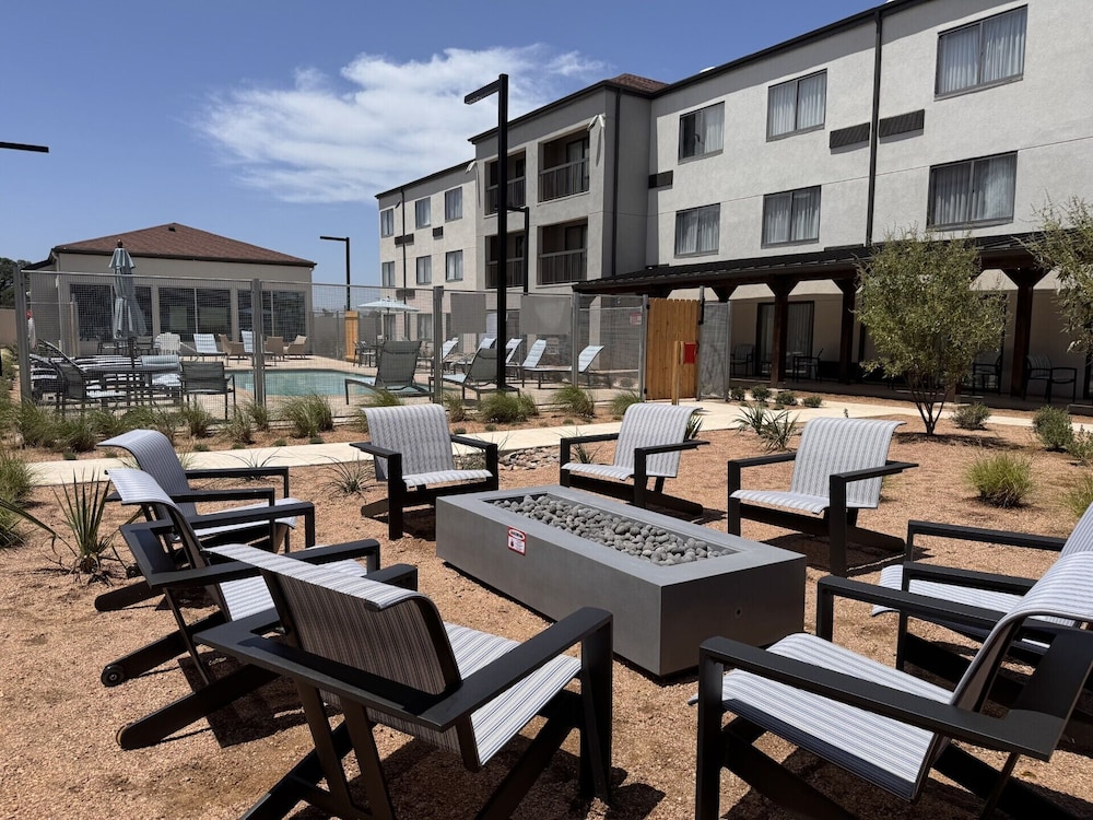 Courtyard by Marriott Waco 47/50