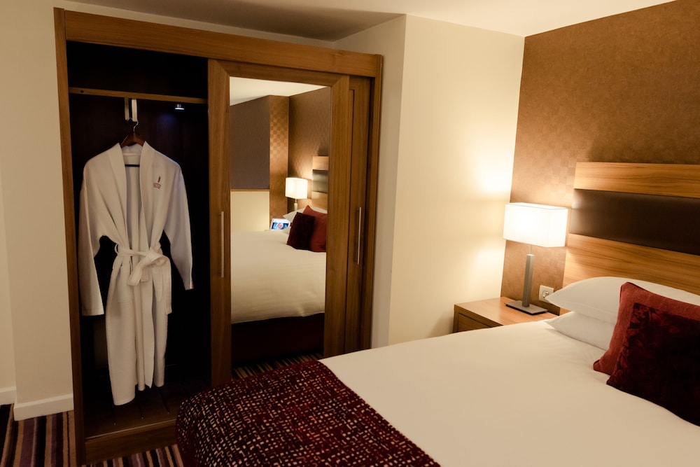 DELUXE, DOUBLE BED