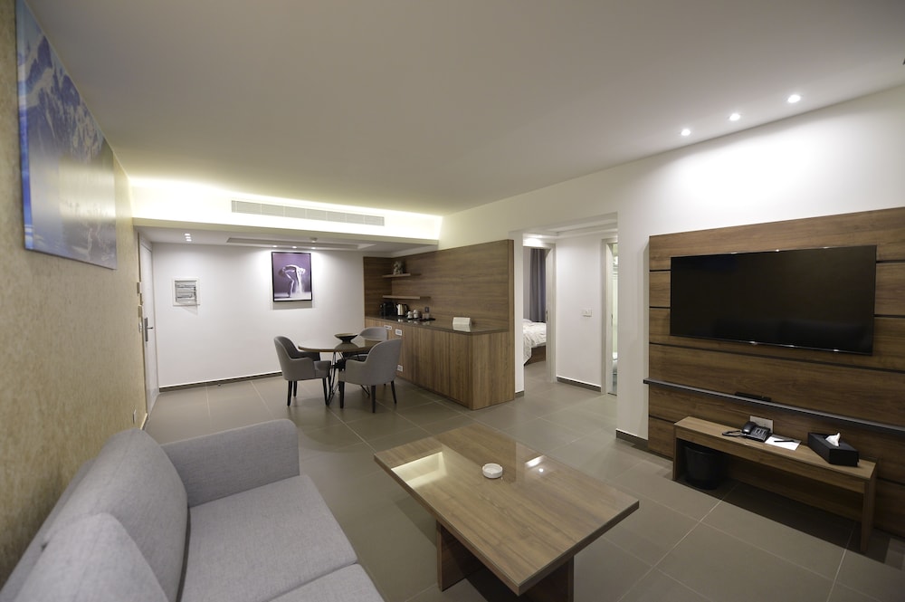 Zett Hotel Jounieh 24/43