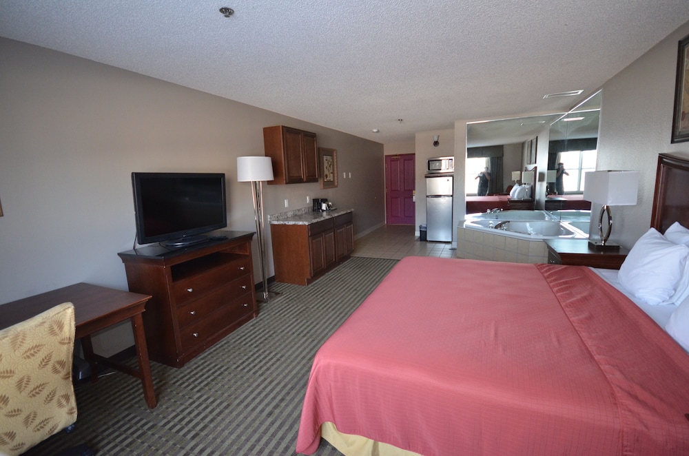 Norwood Inn And Suites Chaska 21/47