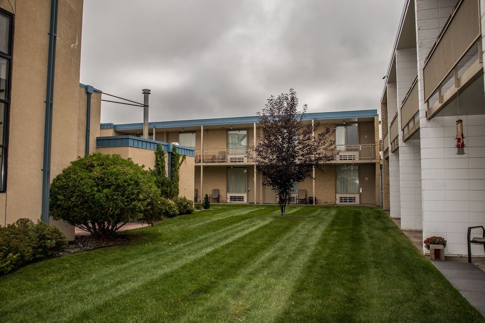 Baymont By Wyndham Fargo 41/50