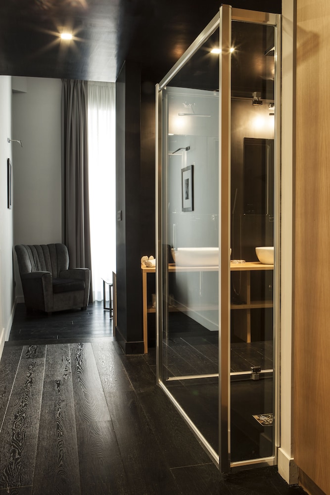 SUITE ART NAVONA 33/59
