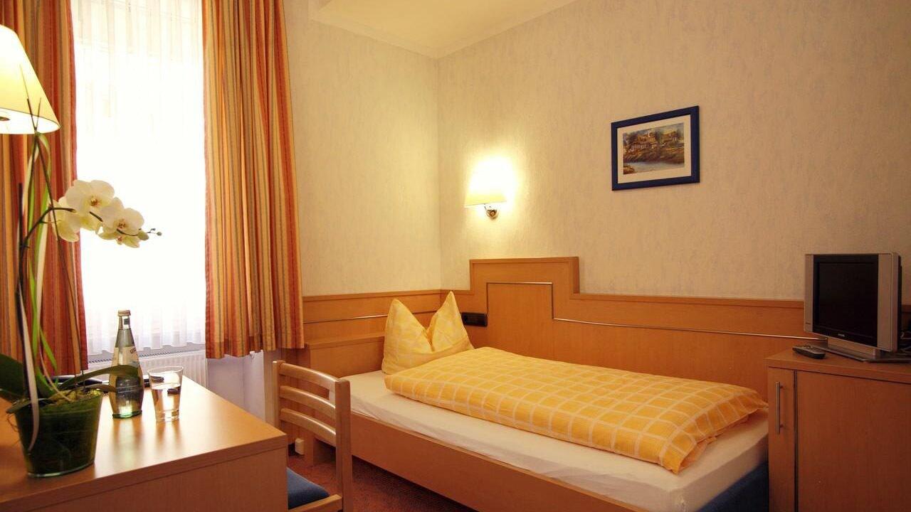 Room, Single, Private Bathroom